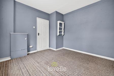 4 bedroom Detached house for sale in Carlton Road, Healing, DN41
