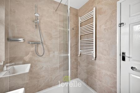 4 bedroom Detached house for sale in Carlton Road, Healing, DN41