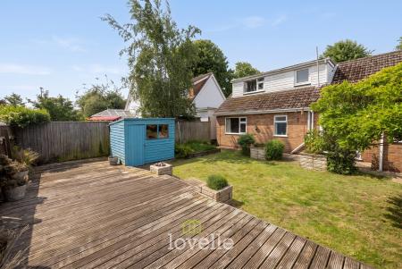 4 bedroom Detached house for sale in Carlton Road, Healing, DN41