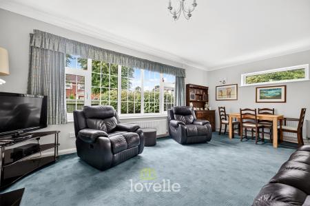 4 bedroom Detached house for sale in Carlton Road, Healing, DN41