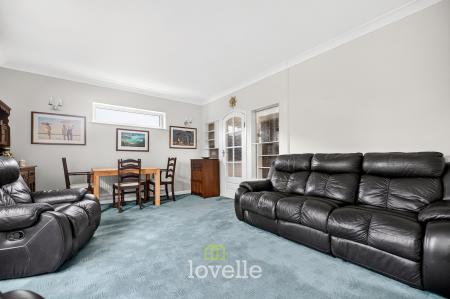 4 bedroom Detached house for sale in Carlton Road, Healing, DN41