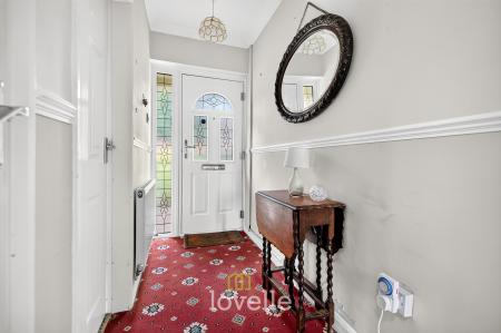 4 bedroom Detached house for sale in Carlton Road, Healing, DN41