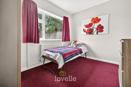 4 bedroom Detached house for sale in Carlton Road, Healing, DN41