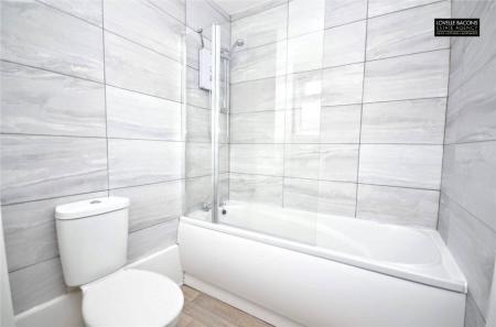 2 bedroom Terraced House to let in Haycroft Avenue, Grimsby, DN31