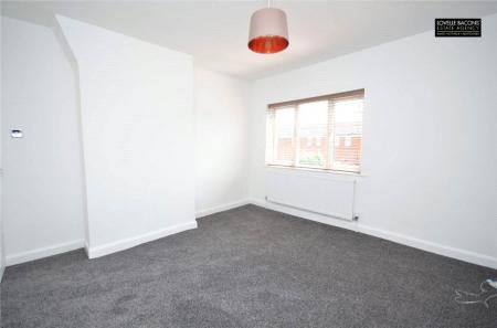 2 bedroom Terraced House to let in Haycroft Avenue, Grimsby, DN31