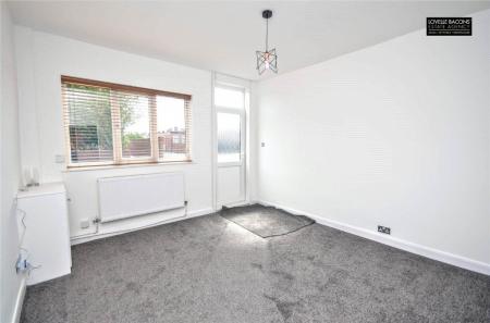2 bedroom Terraced House to let in Haycroft Avenue, Grimsby, DN31
