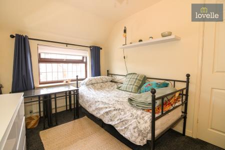 3 bedroom Semi-detached house for sale in Newmarket, Louth, LN11