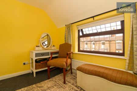 3 bedroom Semi-detached house for sale in Newmarket, Louth, LN11