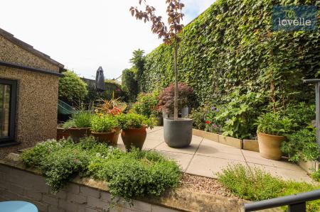 3 bedroom Semi-detached house for sale in Newmarket, Louth, LN11