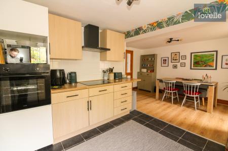 3 bedroom Semi-detached house for sale in Newmarket, Louth, LN11