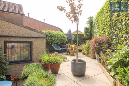 3 bedroom Semi-detached house for sale in Newmarket, Louth, LN11