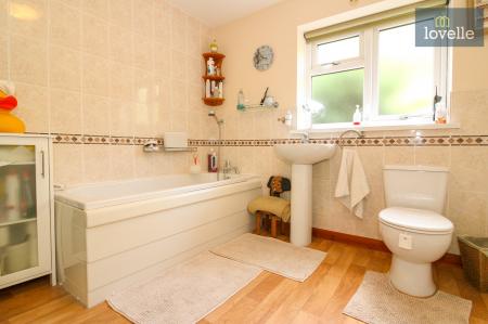 4 bedroom Detached house for sale in Keeling Street, North Somercotes, LN11