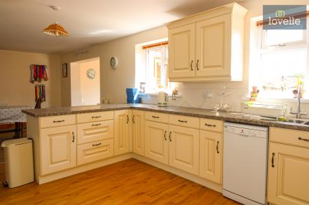 4 bedroom Detached house for sale in Keeling Street, North Somercotes, LN11