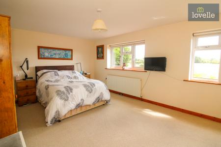4 bedroom Detached house for sale in Keeling Street, North Somercotes, LN11
