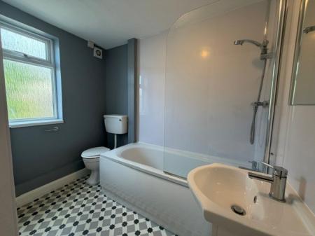 2 bedroom Terraced House to let in St Heliers Road, Cleethorpes, DN35