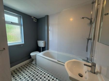 2 bedroom Terraced House to let in St Heliers Road, Cleethorpes, DN35