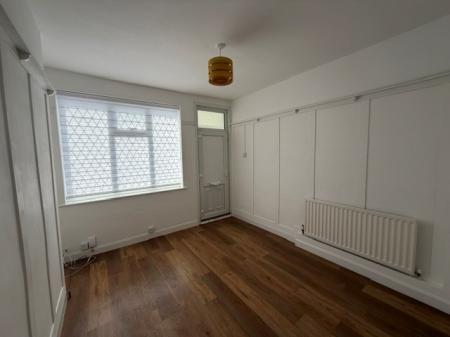 2 bedroom Terraced House to let in St Heliers Road, Cleethorpes, DN35
