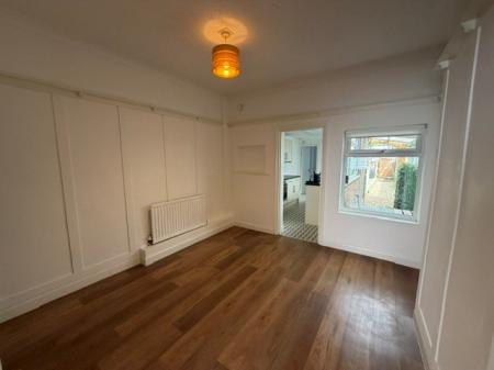 2 bedroom Terraced House to let in St Heliers Road, Cleethorpes, DN35
