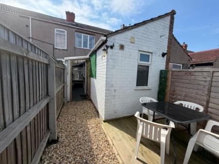 2 bedroom Terraced House to let in St Heliers Road, Cleethorpes, DN35