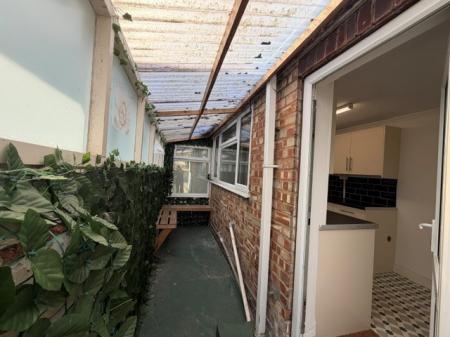 2 bedroom Terraced House to let in St Heliers Road, Cleethorpes, DN35
