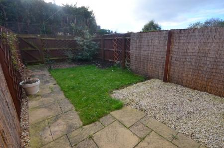 2 bedroom Terraced House to let in Danes Close, Grimsby, DN32