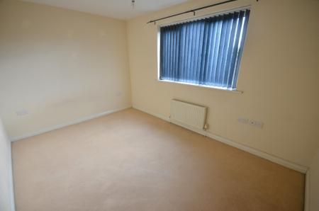 2 bedroom Terraced House to let in Danes Close, Grimsby, DN32