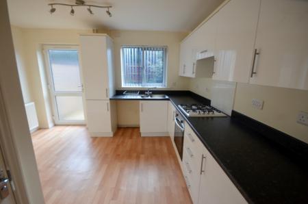 2 bedroom Terraced House to let in Danes Close, Grimsby, DN32