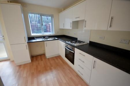 2 bedroom Terraced House to let in Danes Close, Grimsby, DN32