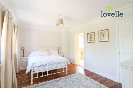 4 bedroom Detached house for sale in Old Main Road, Barnoldby-Le-Beck, DN37