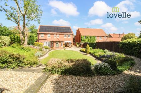 4 bedroom Detached house for sale in Old Main Road, Barnoldby-Le-Beck, DN37
