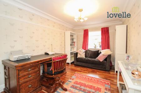 4 bedroom Detached house for sale in Old Main Road, Barnoldby-Le-Beck, DN37