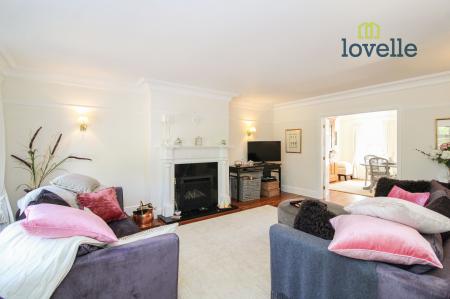 4 bedroom Detached house for sale in Old Main Road, Barnoldby-Le-Beck, DN37