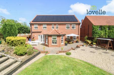 4 bedroom Detached house for sale in Old Main Road, Barnoldby-Le-Beck, DN37