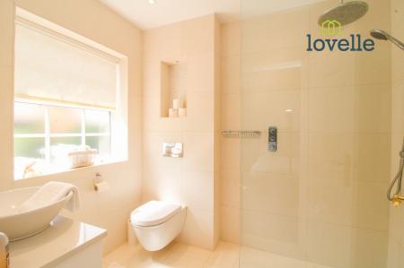 4 bedroom Detached house for sale in Old Main Road, Barnoldby-Le-Beck, DN37