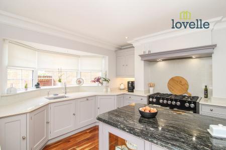 4 bedroom Detached house for sale in Old Main Road, Barnoldby-Le-Beck, DN37