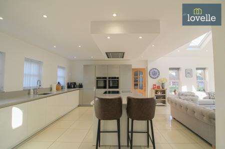 5 bedroom Detached house for sale in Post Office Lane, Ashby-Cum-Fenby, DN37