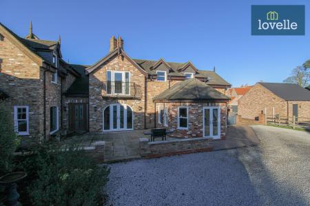 5 bedroom Detached house for sale in Post Office Lane, Ashby-Cum-Fenby, DN37