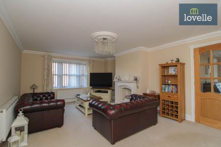5 bedroom Detached house for sale in Post Office Lane, Ashby-Cum-Fenby, DN37