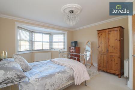 5 bedroom Detached house for sale in Post Office Lane, Ashby-Cum-Fenby, DN37