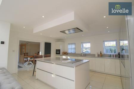 5 bedroom Detached house for sale in Post Office Lane, Ashby-Cum-Fenby, DN37