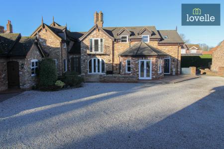 5 bedroom Detached house for sale in Post Office Lane, Ashby-Cum-Fenby, DN37