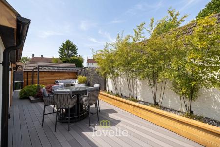 4 bedroom Detached house for sale in Chapel Lane, Barnoldby-Le-Beck, DN37