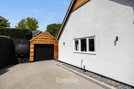 4 bedroom Detached house for sale in Chapel Lane, Barnoldby-Le-Beck, DN37