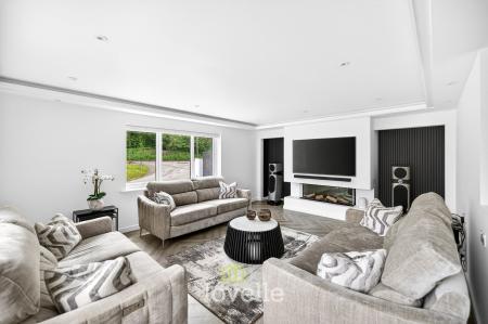 4 bedroom Detached house for sale in Chapel Lane, Barnoldby-Le-Beck, DN37