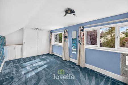 4 bedroom Detached house for sale in Cheapside, Waltham, DN37