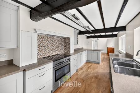 4 bedroom Detached house for sale in Cheapside, Waltham, DN37