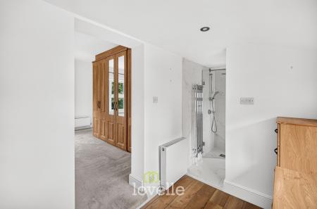 4 bedroom Detached house for sale in Cheapside, Waltham, DN37
