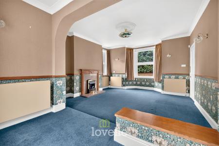 4 bedroom Detached house for sale in Cheapside, Waltham, DN37