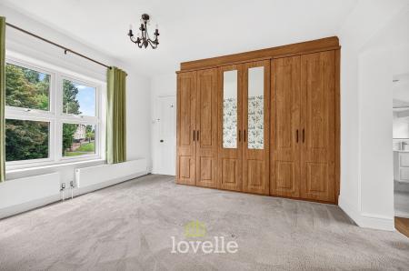4 bedroom Detached house for sale in Cheapside, Waltham, DN37