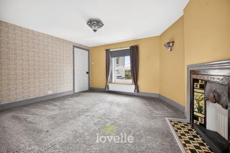 4 bedroom Detached house for sale in Cheapside, Waltham, DN37
